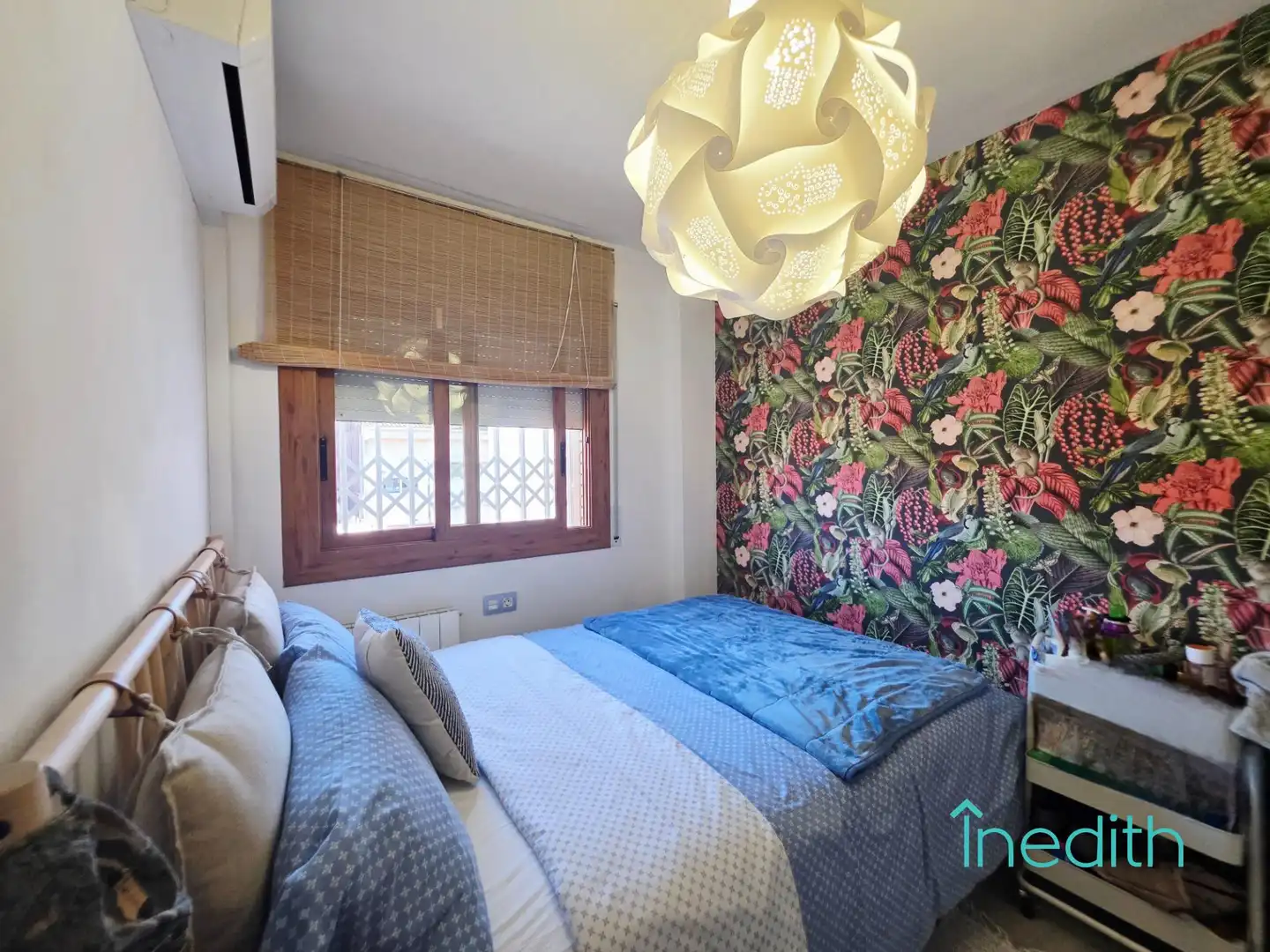 Habitación de Casa adosada en venta en Castelldefels con Aire acondicionado, Calefacción y Jardín privado