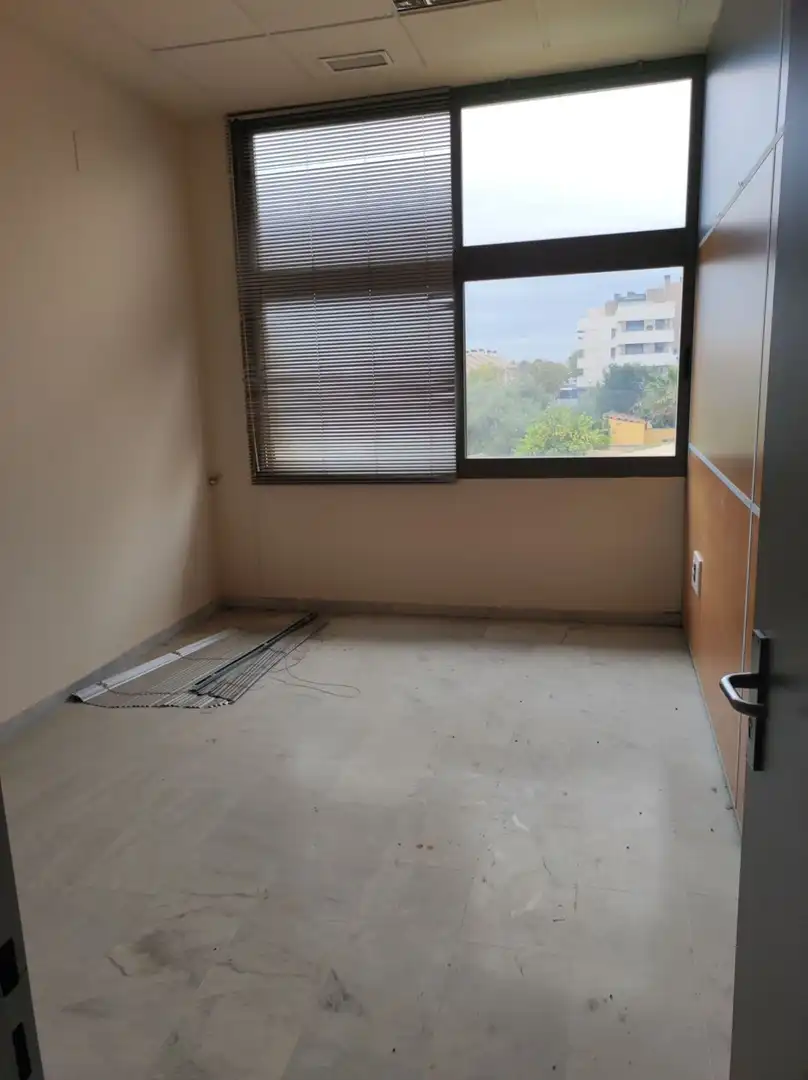 Habitación de Oficina de alquiler en Mairena del Aljarafe