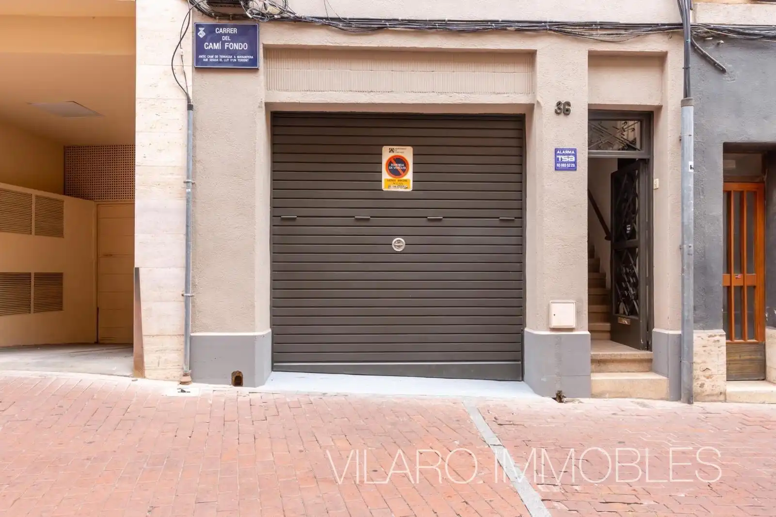 Aparcament de Casa adosada en venda en Terrassa amb Calefacció, Parquet i Terrassa