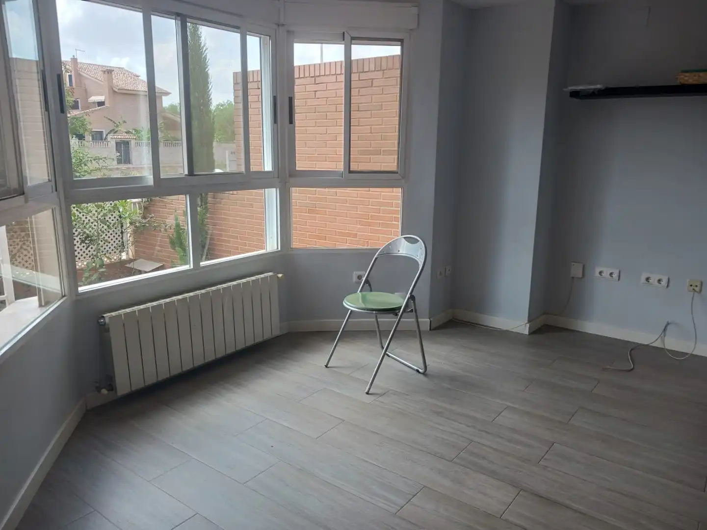 Habitación de Casa adosada en venta en Plaza Xúquer