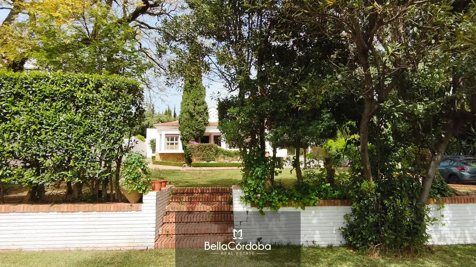 Exterior view of Houses for sale in  Córdoba Capital  with Swimming Pool