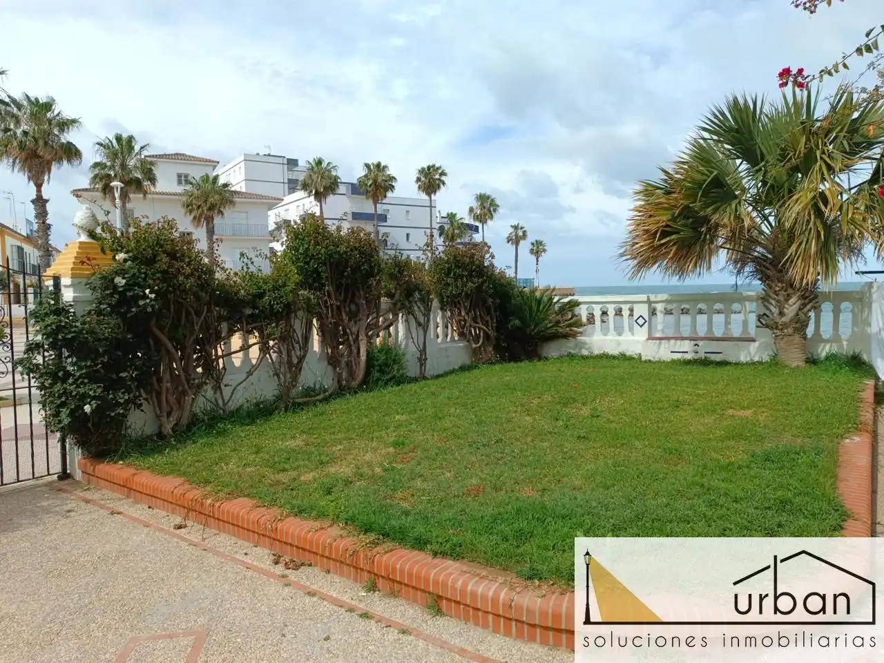 Duplexes for sale in Del Castillo, Playa Cruz del Mar