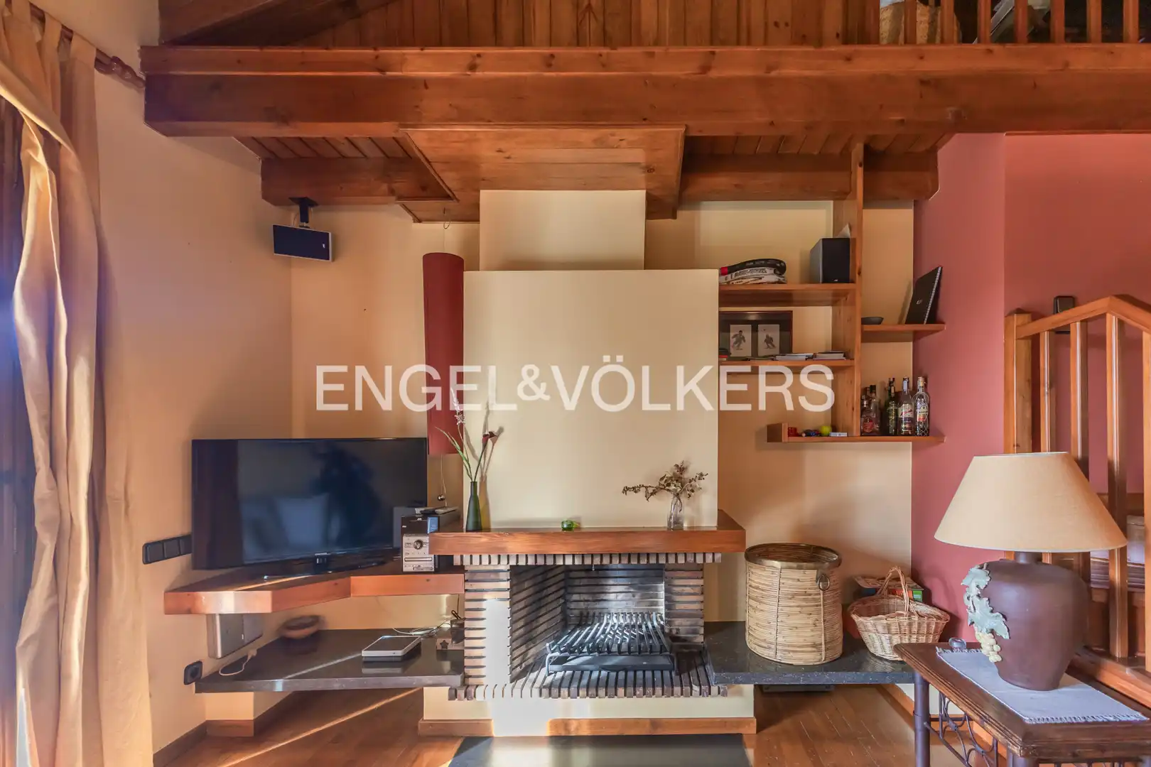 Sala de estar de Dúplex en venta en Fontanals de Cerdanya con Calefacción, Parquet y Terraza