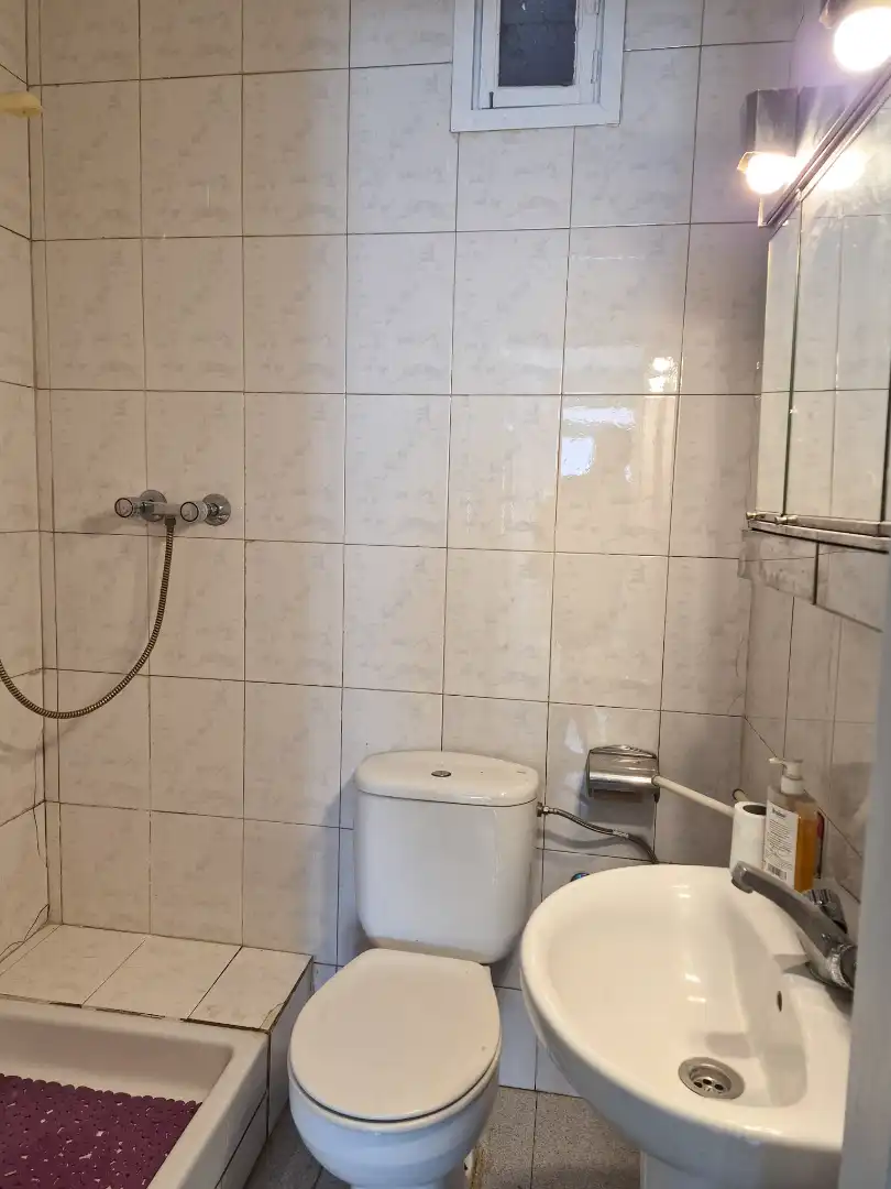 Badezimmer von Wohnung zum Verkauf in Ripoll mit Privatgarten und Abstellraum