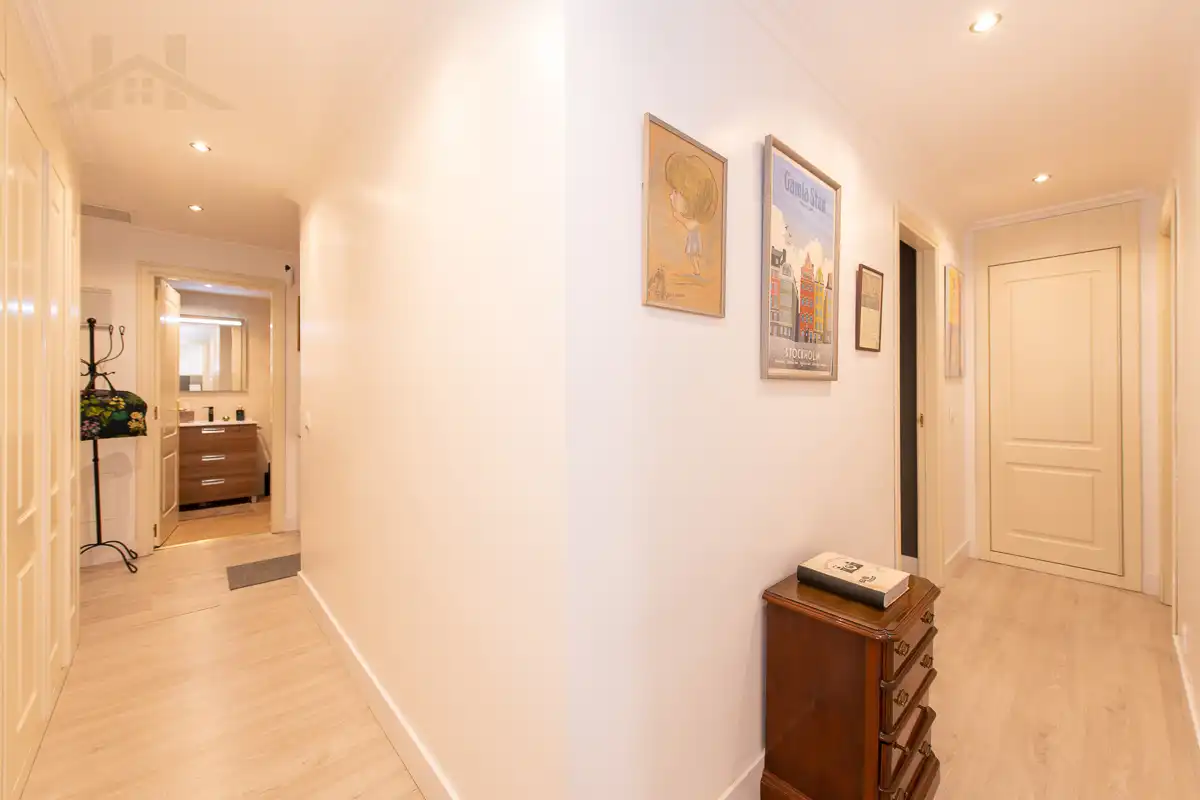 Ground floor for sale in La Moraleja  with Air Conditioner, Heating and Private garden