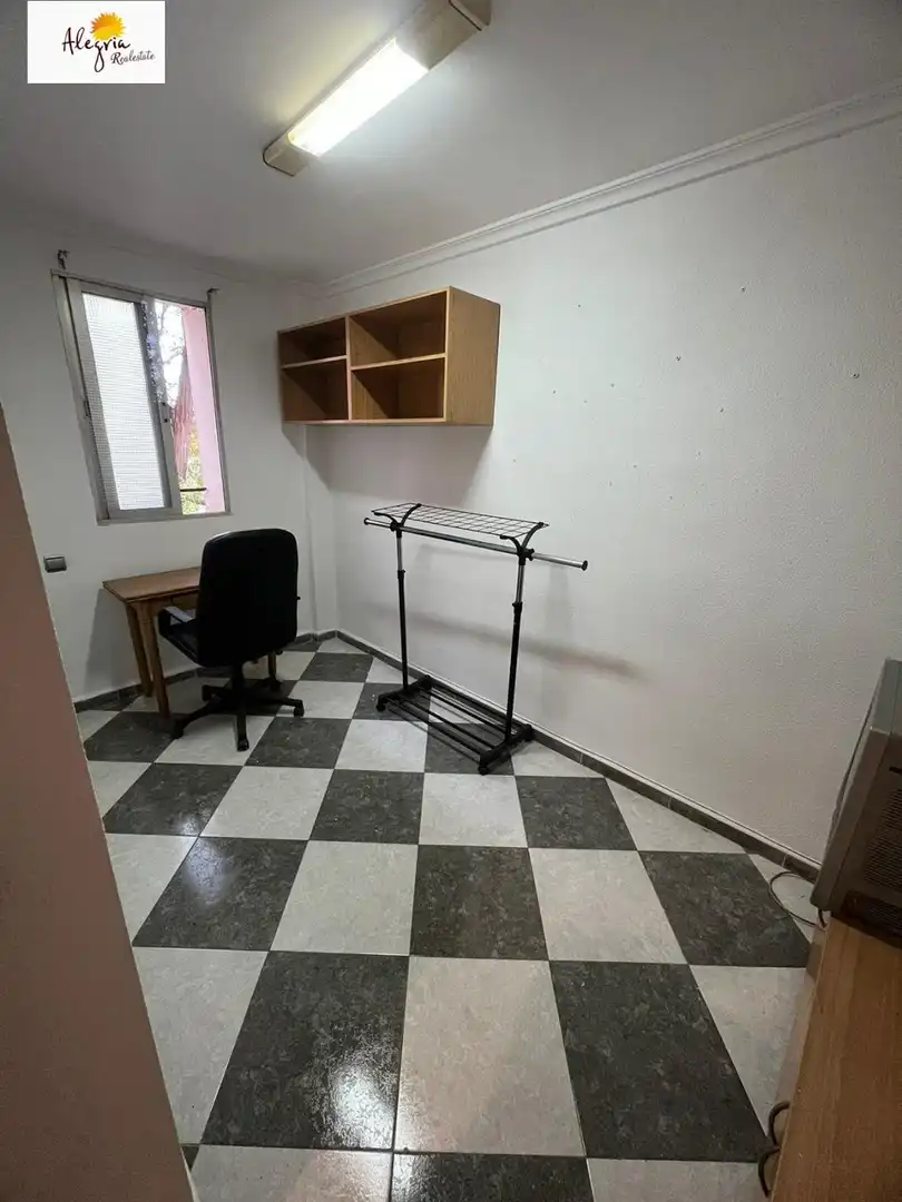 Schlafzimmer von Wohnung zur Miete in Xirivella mit Klimaanlage, Möbliert und Balkon