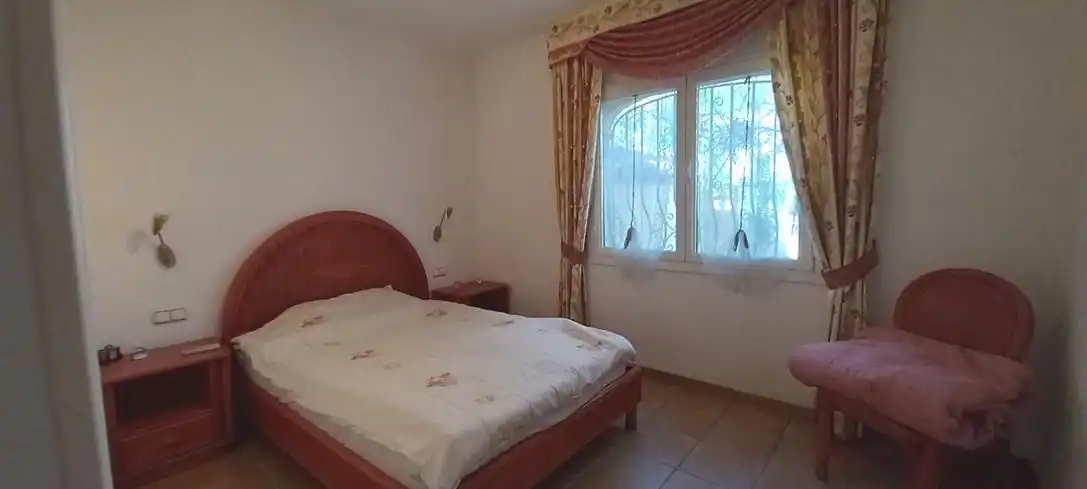 Dormitori de Casa o xalet en venda en Mont-roig del Camp amb Aire condicionat, Calefacció i Jardí privat