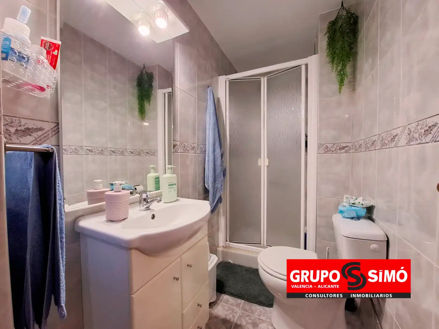Bathroom of Flat for sale in Alcàsser  with Air Conditioner, Storage room and Oven