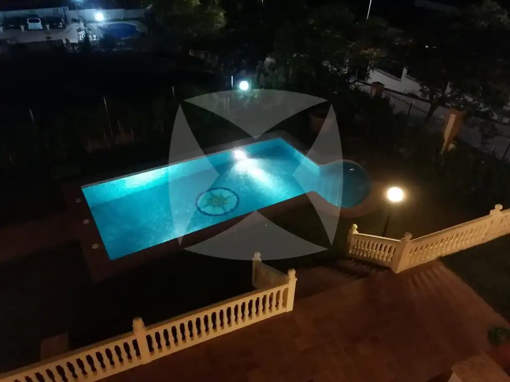 Piscina de Casa o xalet en venda en Badajoz amb Aire condicionat, Calefacció i Jardí privat