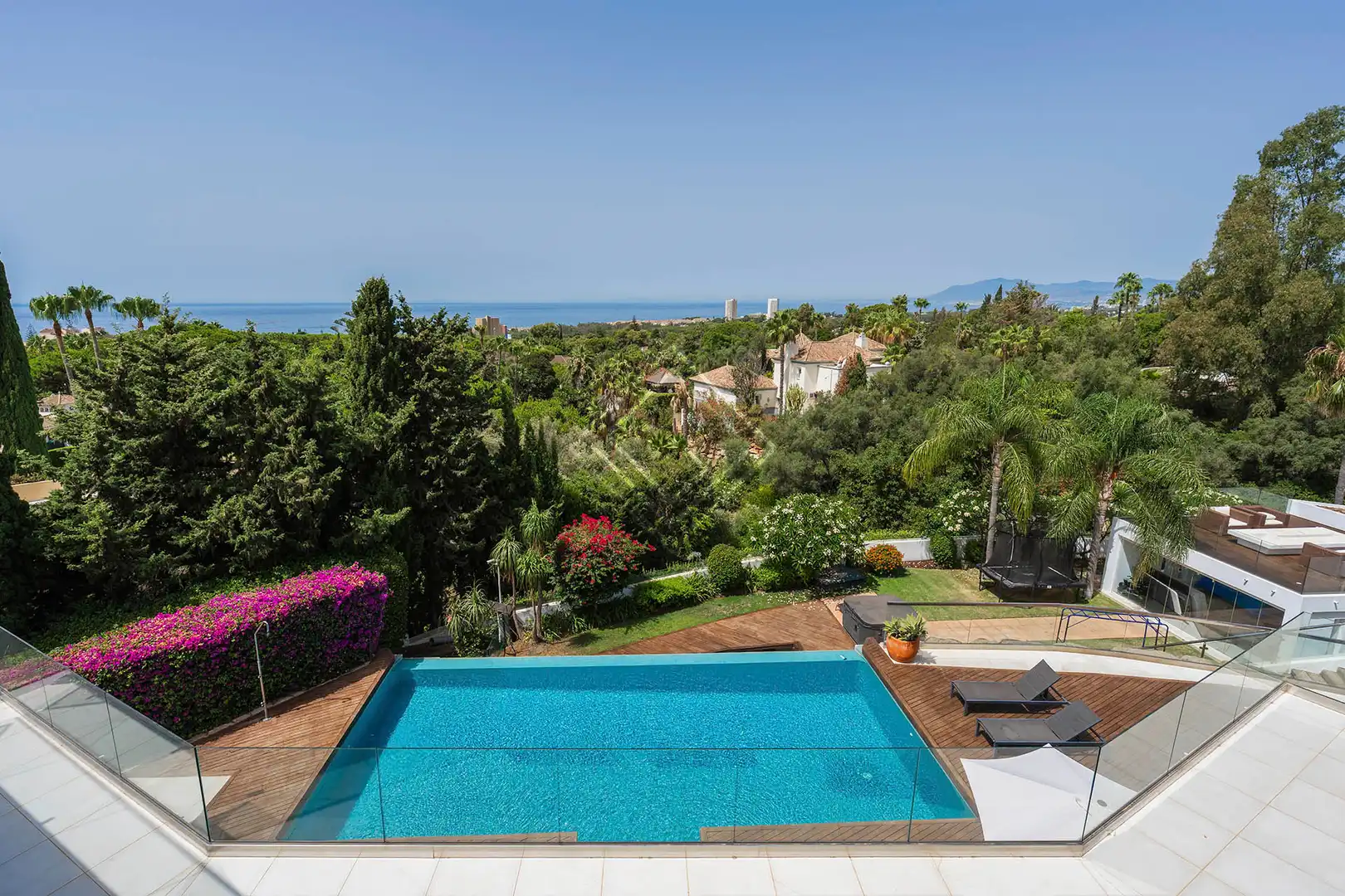 Piscina de Casa o chalet de alquiler en Marbella con Aire acondicionado, Calefacción y Jardín privado