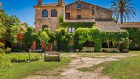 Vista exterior de Finca rústica en venda en Parlavà amb Aire condicionat, Jardí privat i Terrassa