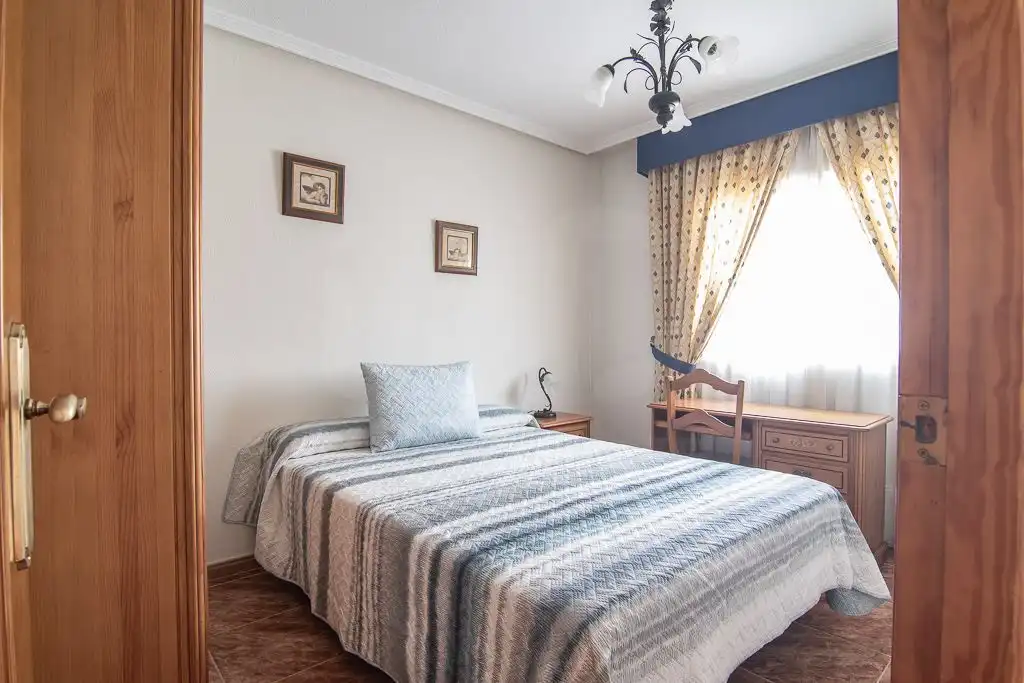 Dormitori de Casa adosada en venda en Orihuela amb Aire condicionat, Calefacció i Terrassa