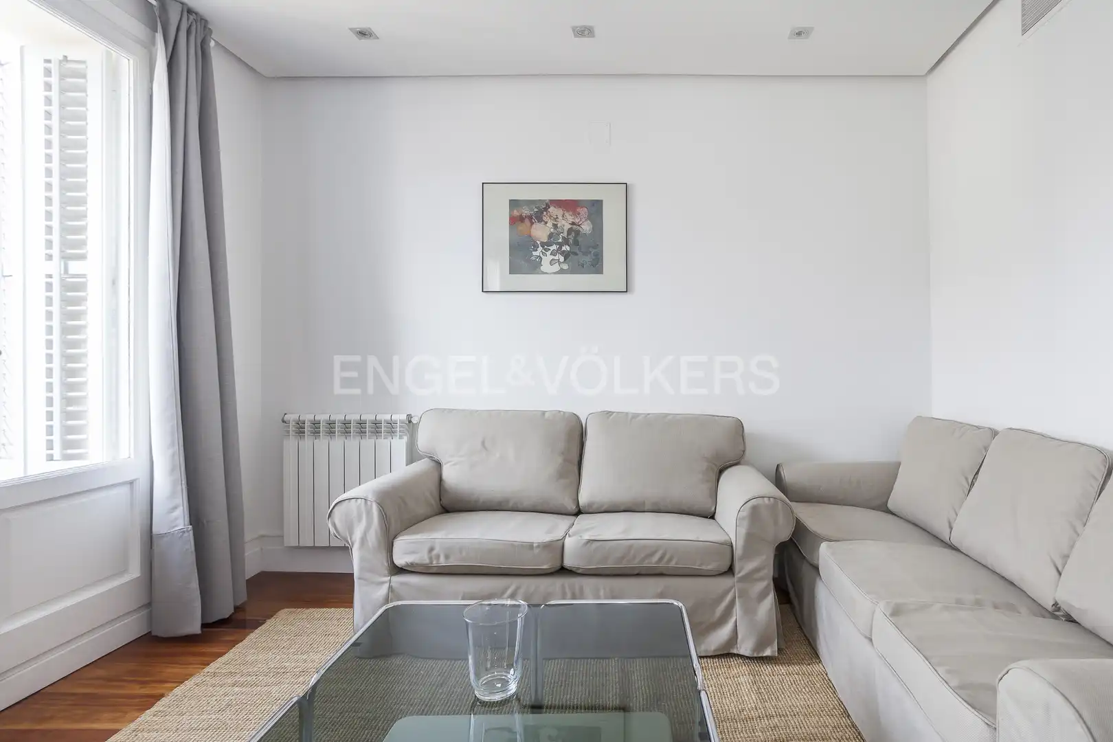 Living room of Flat for rent in Madrid  with Air Conditioner, Heating and Parquet flooring