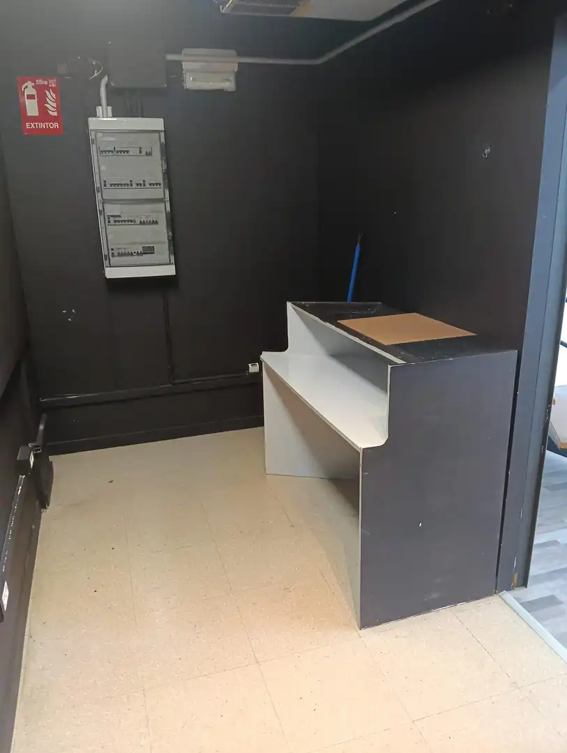 Business premises to rent in Creu Alta - Puiggener, imagen 7