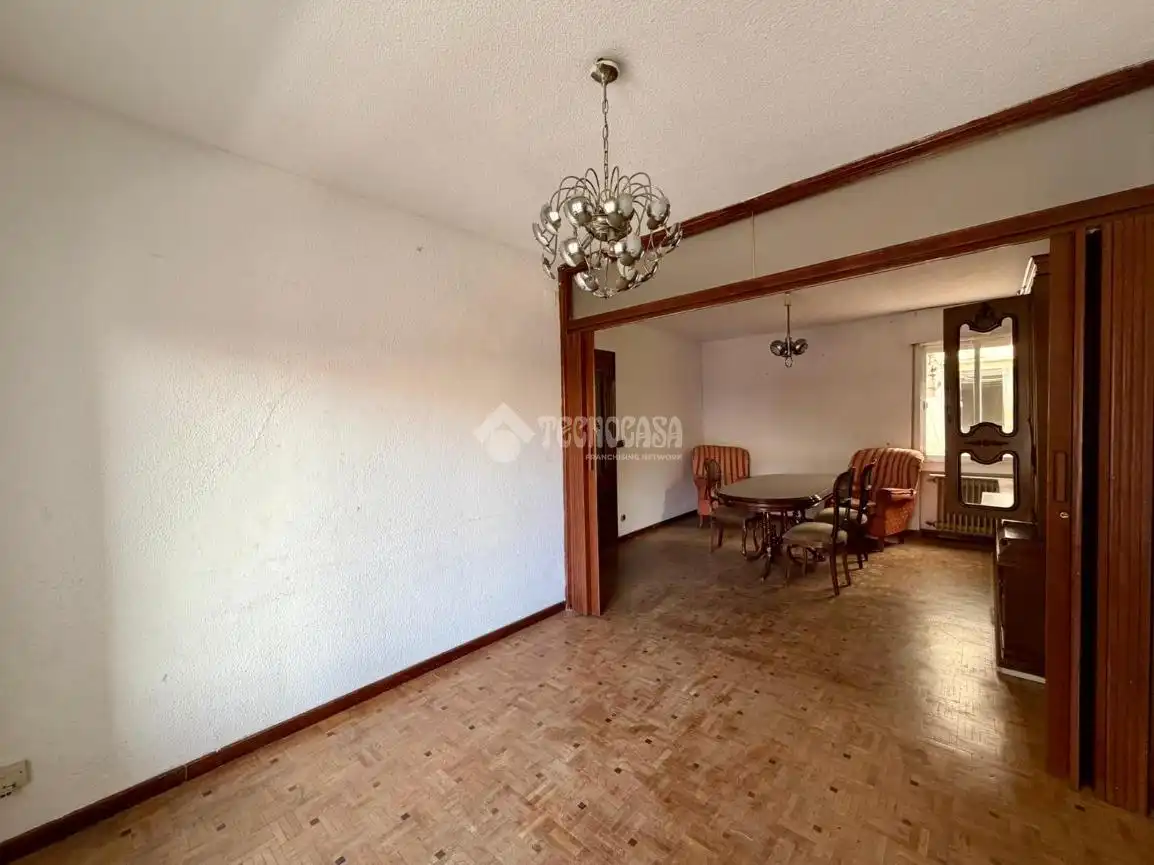 Sala d'estar de Pis en venda en Valdepeñas amb Parquet i Terrassa
