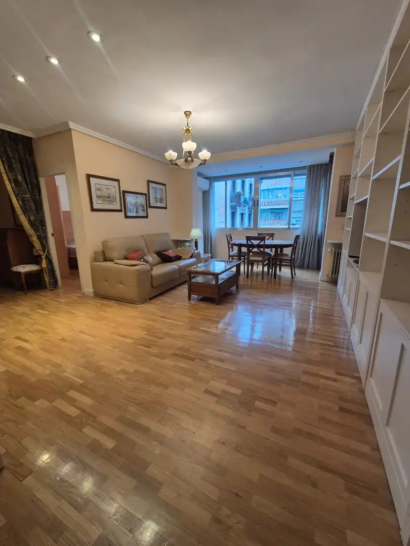 Wohnzimmer von Wohnung zur Miete in Madrid mit Klimaanlage, Heizung und Möbliert