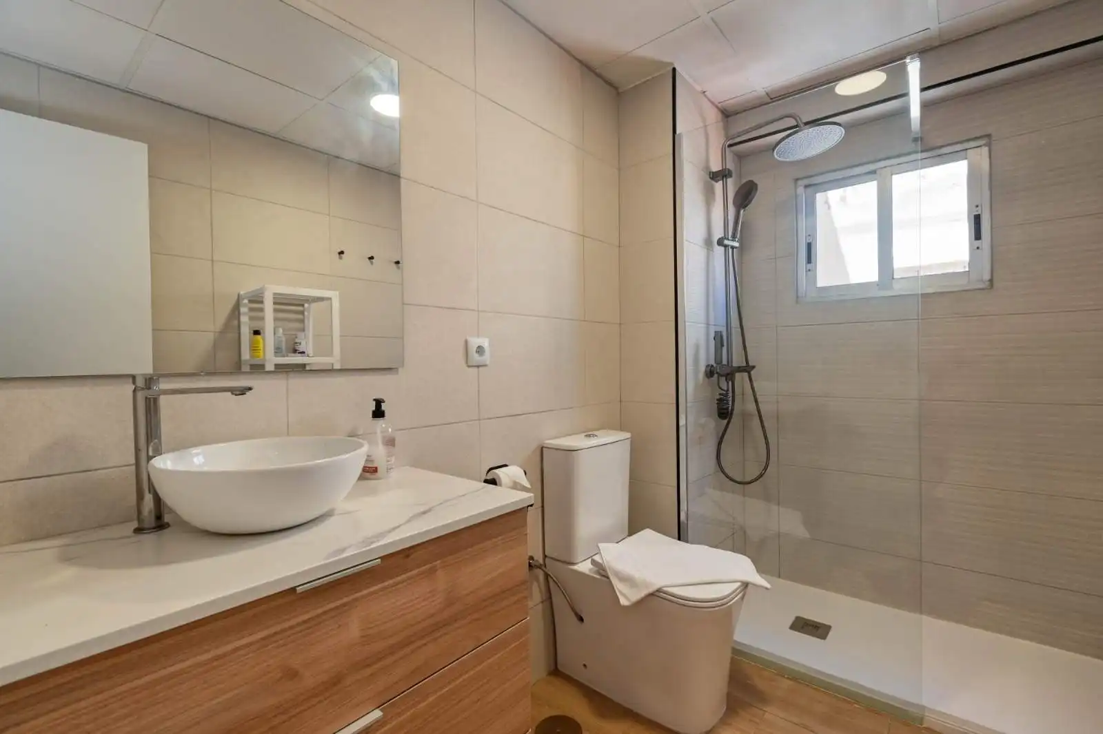 Bathroom of Flat for share in Alicante / Alacant  with Air Conditioner and Furnished