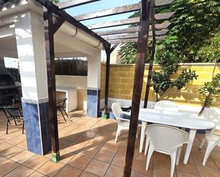 Terrassa de Casa adosada de lloguer en Torrevieja amb Aire condicionat, Calefacció i Jardí privat