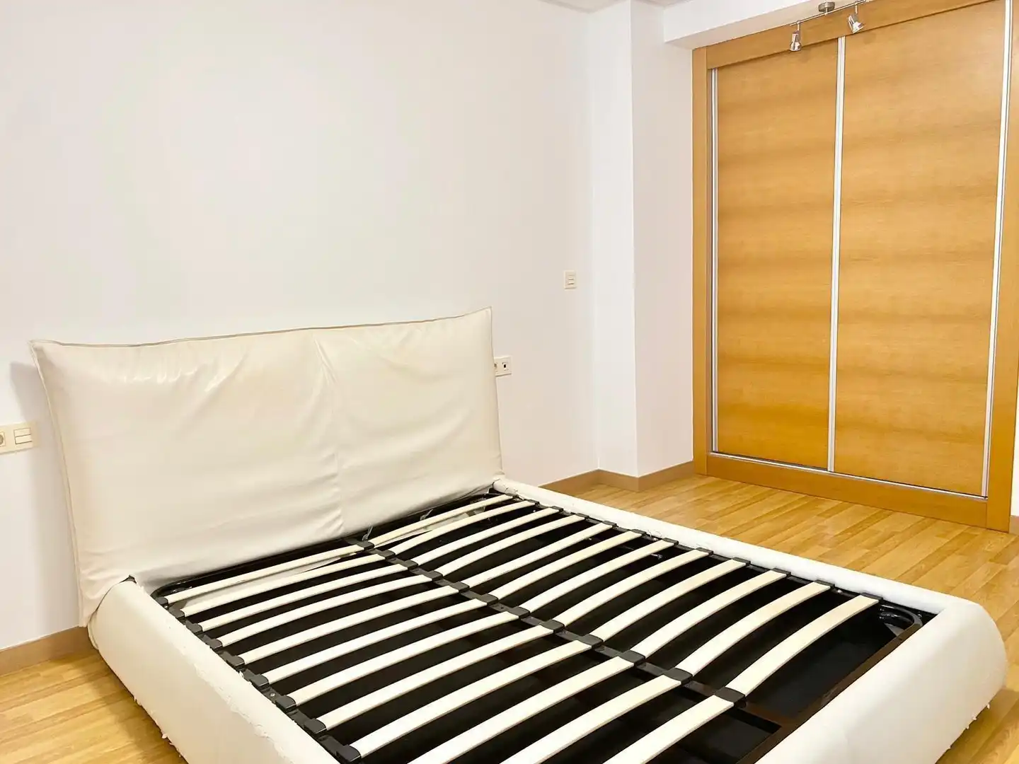 Habitación de Piso en venta en Crevillent con Aire acondicionado, Balcón y Piscina comunitaria