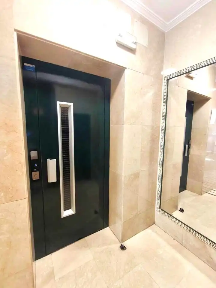 Baño de Piso en venta en Madrid con Calefacción, Parquet y Terraza