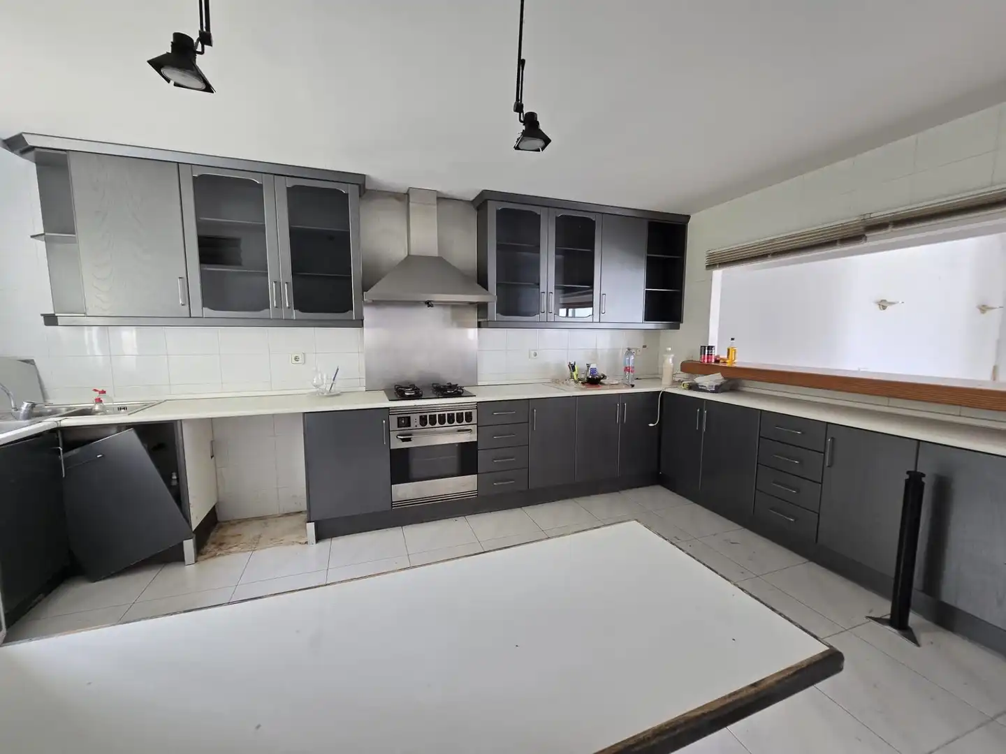 Küche von Haus oder Chalet zum Verkauf in Benidorm mit Privatgarten, Terrasse und Abstellraum