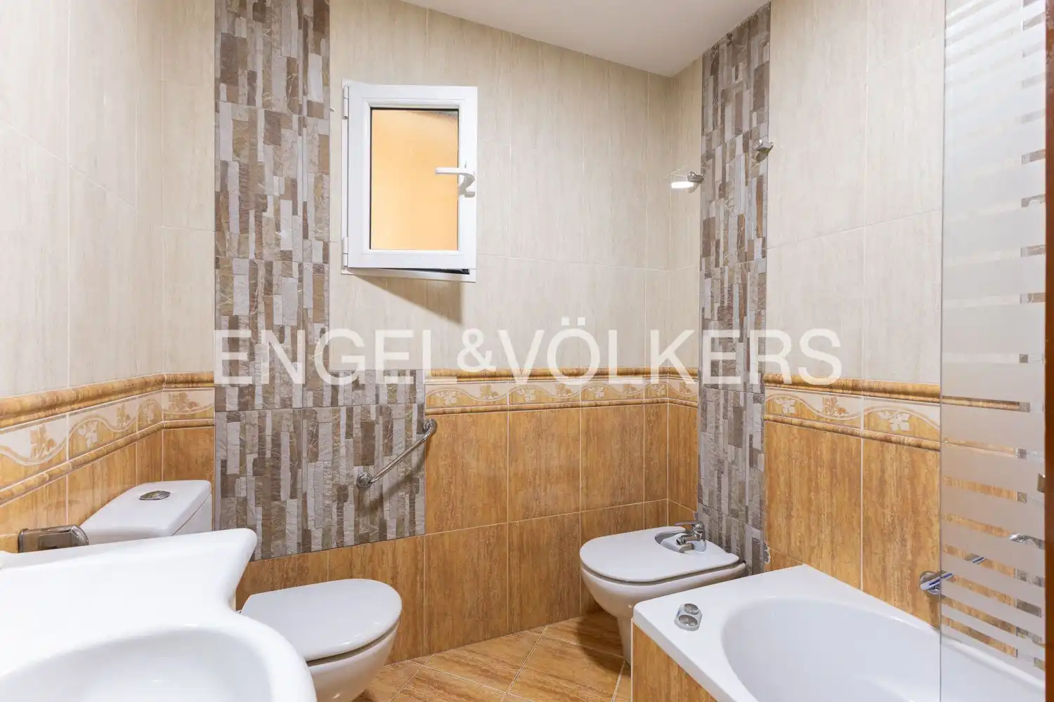Baño de Piso de alquiler en Valencia con Aire acondicionado, Calefacción y Terraza