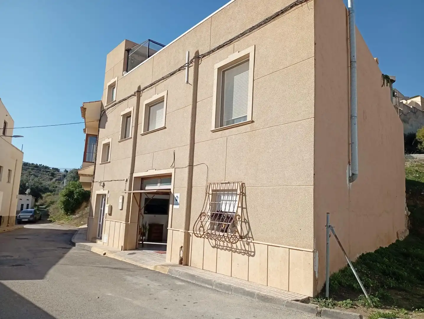 Casa adosada en venda a Cortes - Huertas