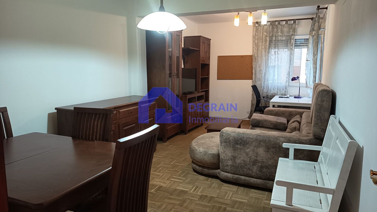 Living room of Flat for sale in Oviedo   with Heating, Parquet flooring and Storage room