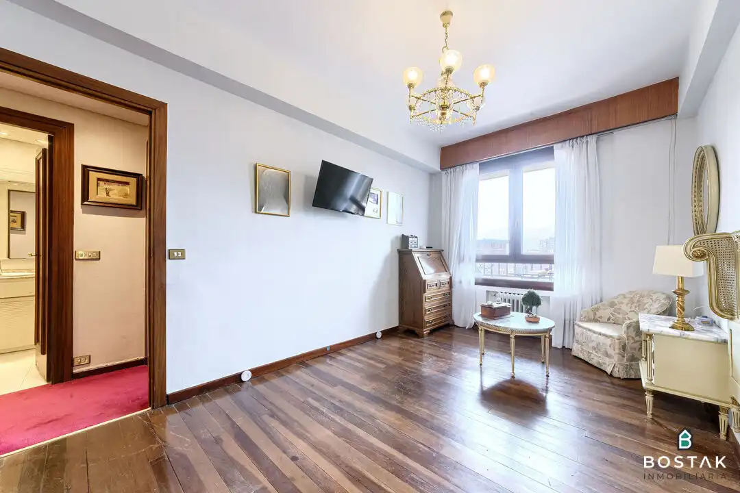 Wohnzimmer von Wohnung zum Verkauf in Bilbao  mit Heizung, Terrasse und Möbliert