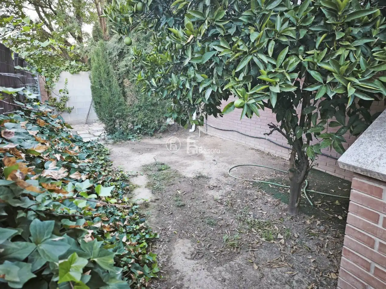 Casa aparellada amb jardí en venda a Avenida Lluís Companys, imagen 47