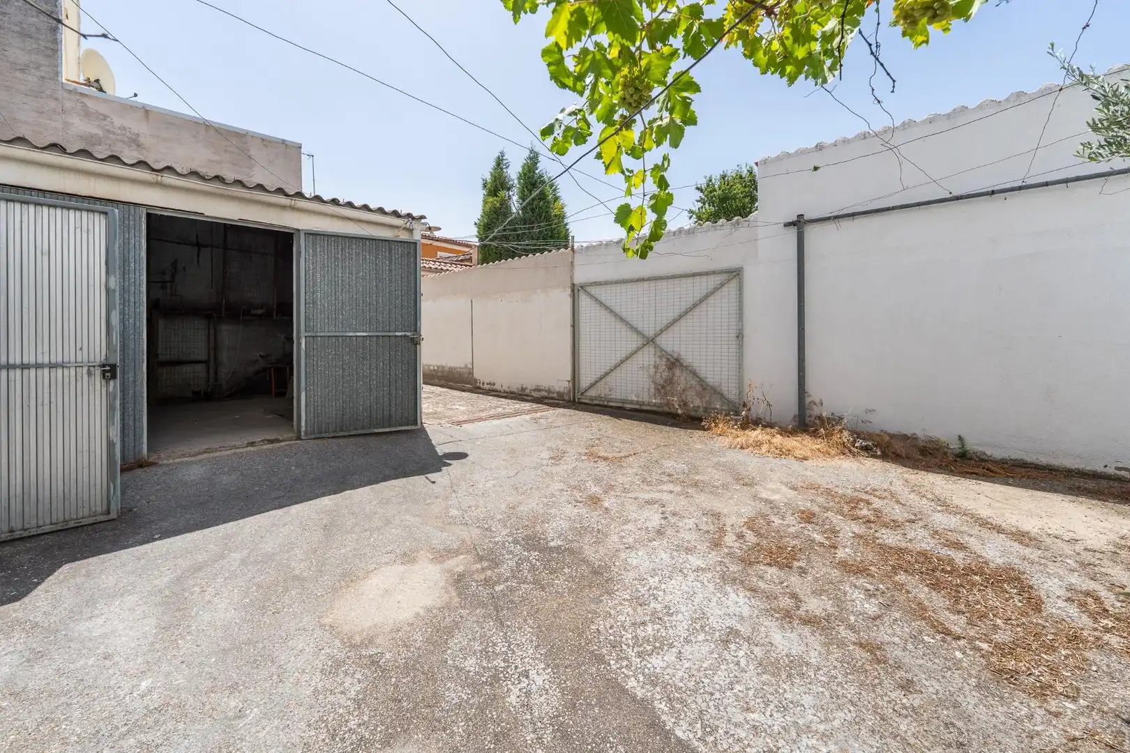 Aparcament de Casa o xalet en venda en Yuncler amb Aire condicionat, Calefacció i Jardí privat