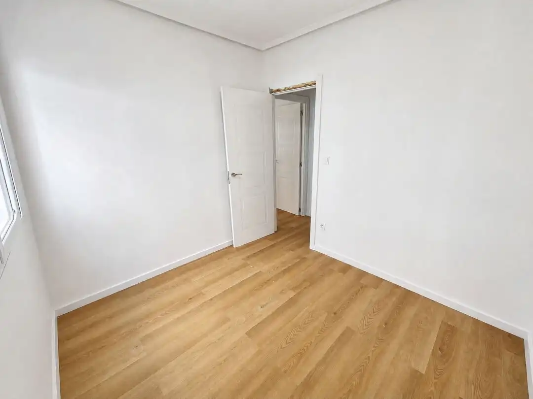 Bedroom of Flat for sale in Bilbao 