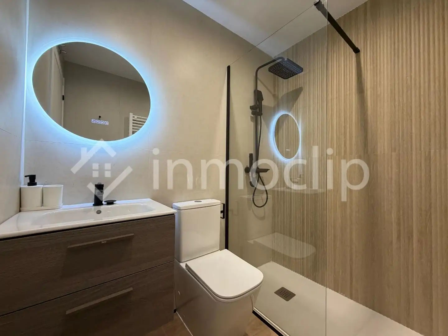 Baño de Piso de alquiler en Salamanca con Calefacción y Amueblado