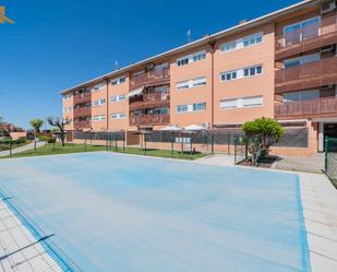 Vista exterior de Pis en venda en Boadilla del Monte amb Calefacció, Terrassa i Traster