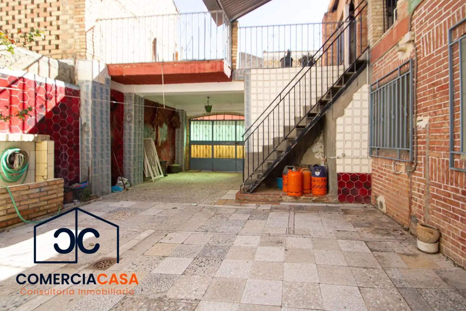 Vista exterior de Casa o xalet en venda en Las Gabias amb Terrassa, Traster i Balcó