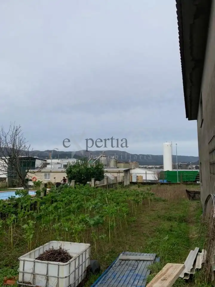 Casa amb jardí en venda a Boiro, imagen 2