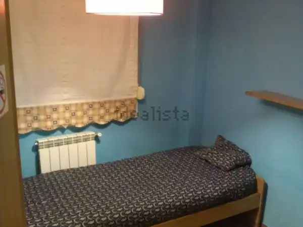 Habitación de Piso de alquiler en Santiago de Compostela  con Amueblado