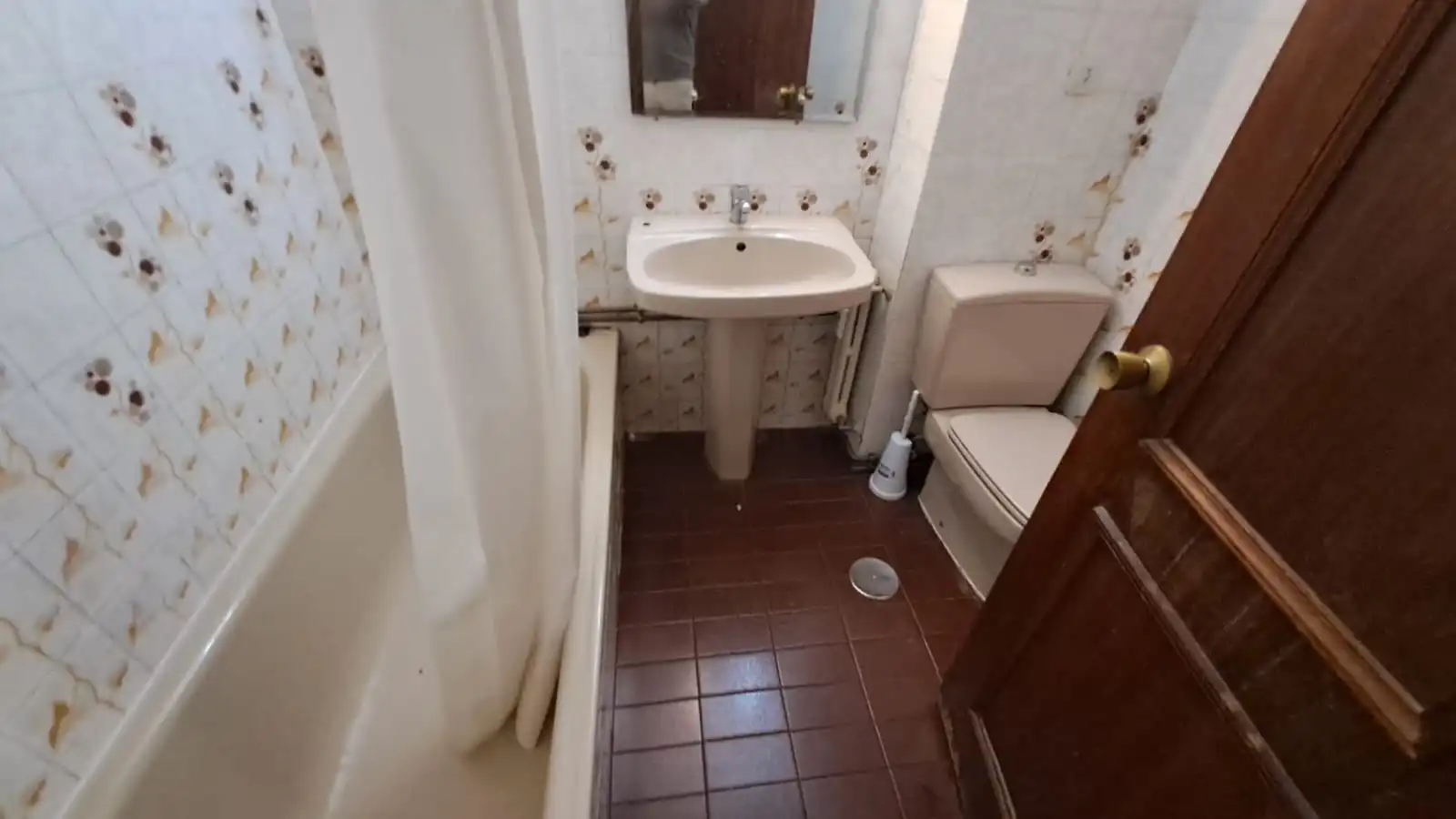 Baño de Estudio de alquiler en Madrid con Calefacción