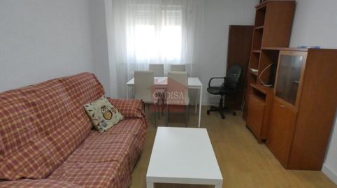 Foto 2 de Piso de alquiler en C/ Nueva San Bernardo, San Bernardo, Salamanca Capital