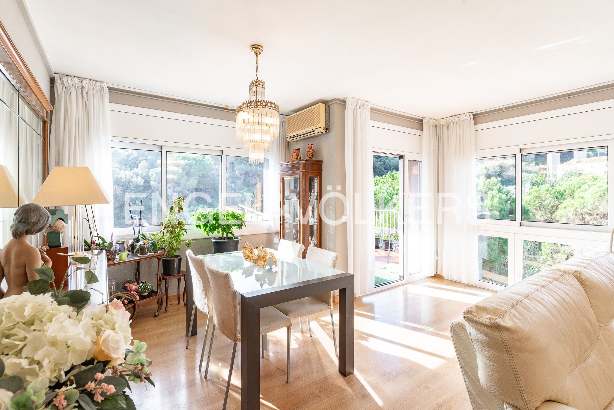 Menjador de Apartament en venda en Sant Vicenç de Montalt amb Aire condicionat, Calefacció i Jardí privat