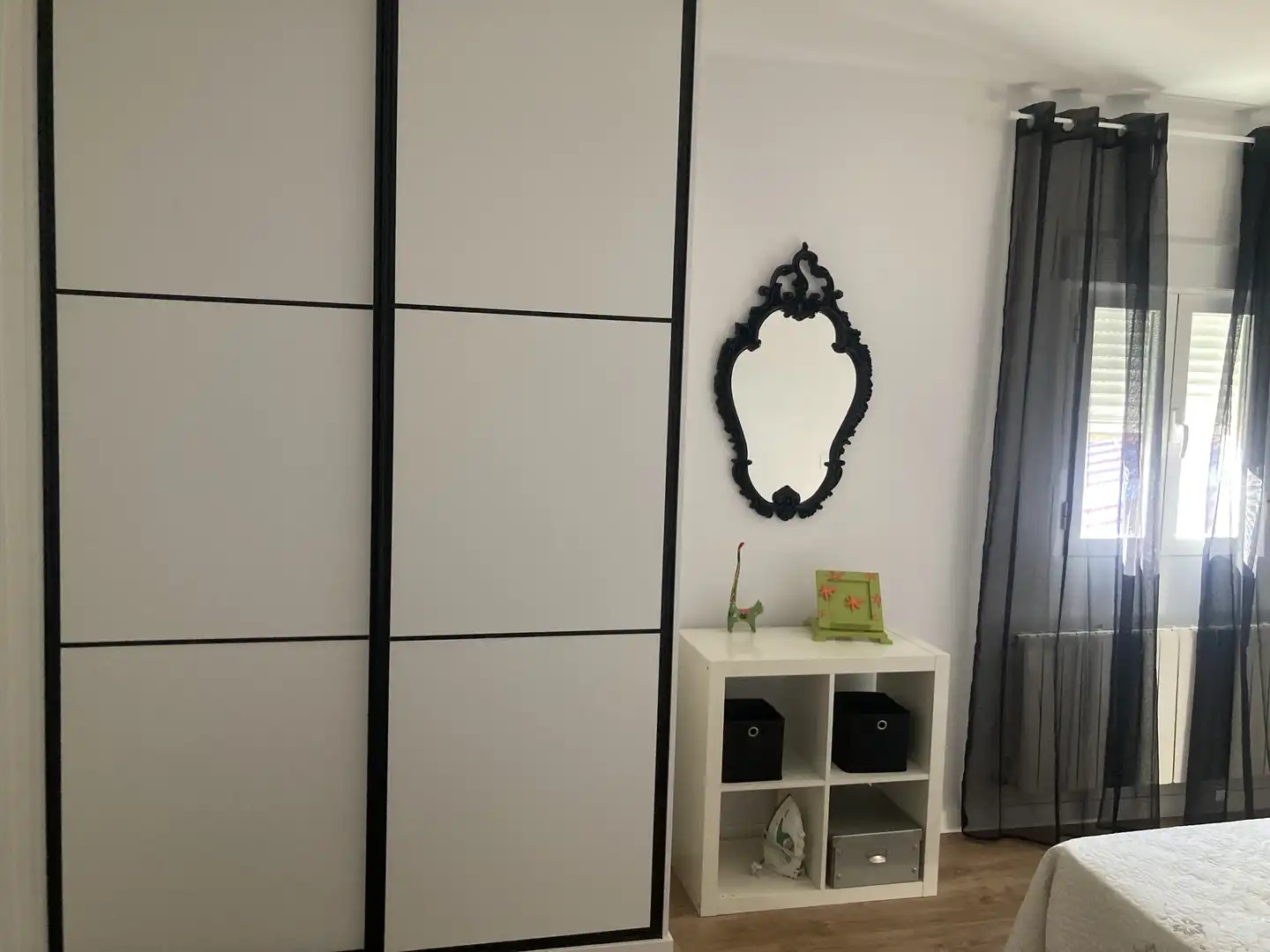 Dormitori de Casa adosada de lloguer en Peraleda de la Mata amb Aire condicionat, Parquet i Terrassa