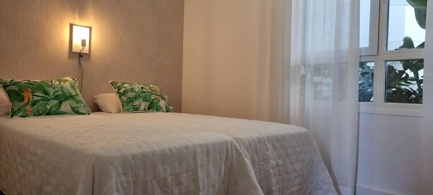 Dormitori de Apartament de lloguer en Torrox amb Aire condicionat, Calefacció i Jardí privat