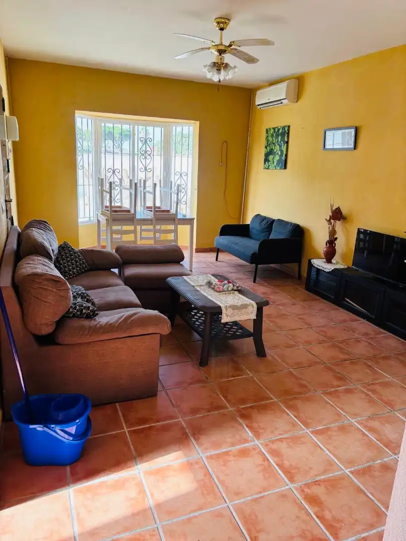 Sala d'estar de Casa o xalet en venda en Chiclana de la Frontera amb Jardí privat, Traster i Piscina