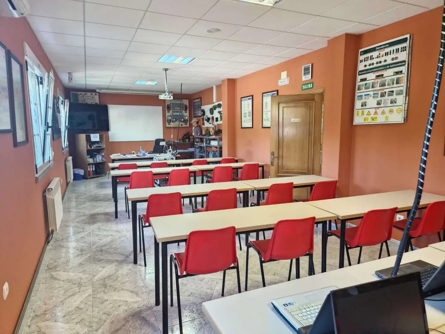 Local de alquiler en Lousame con Amueblado