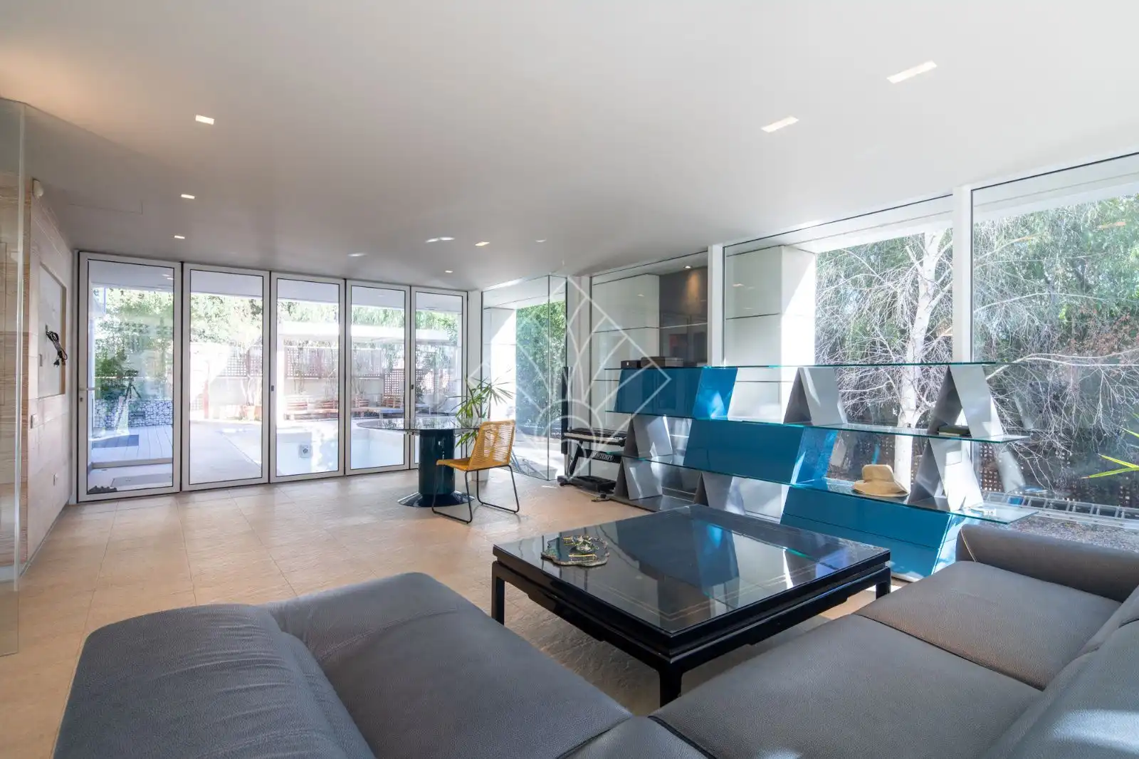 Living room of Houses for sale in Barcelona  with Air Conditioner, Heating and Terrace