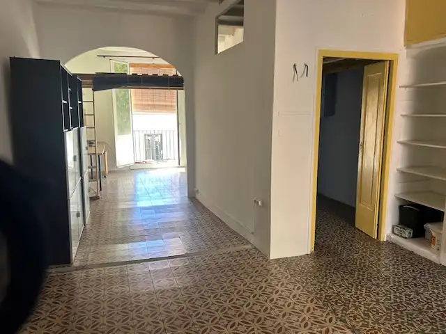 Flat for sale in Barcelona  with Washing machine, Balcony and Alarm
