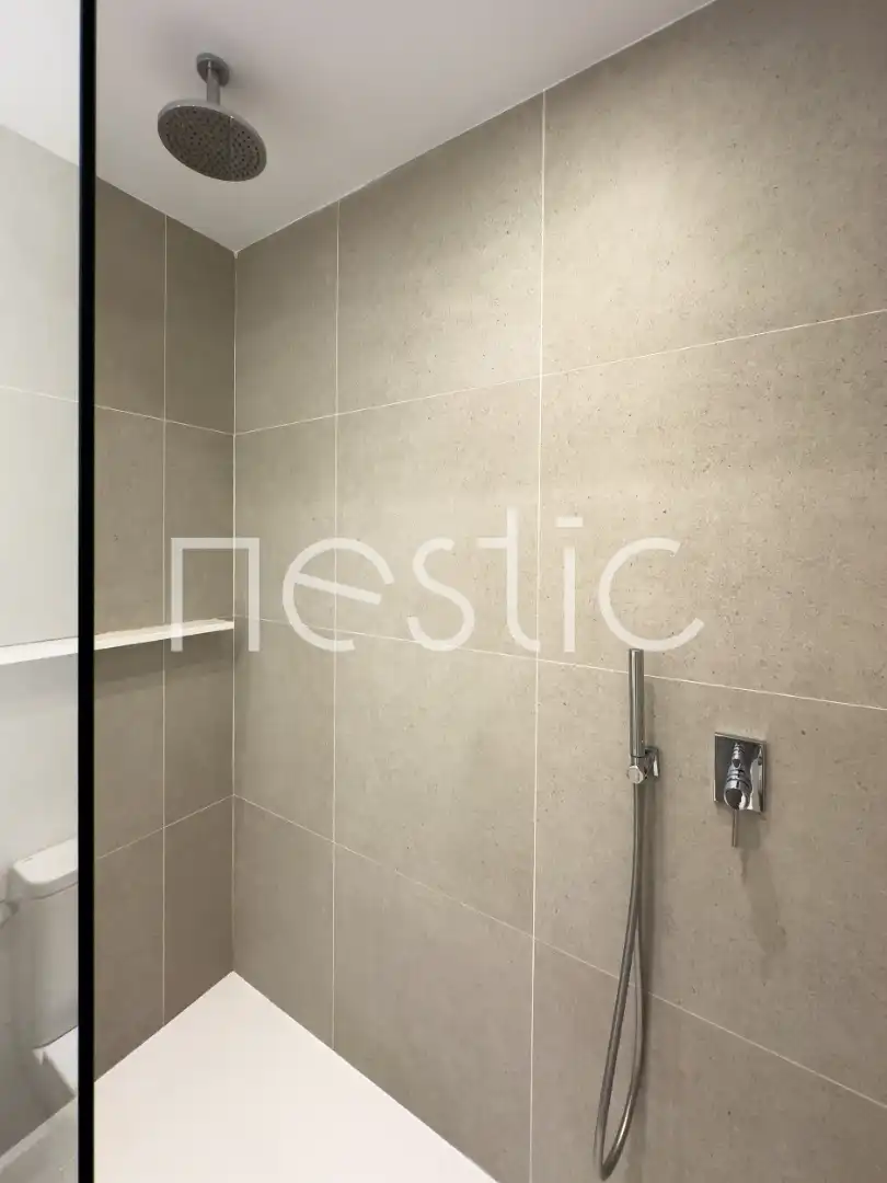 Baño de Apartamento de alquiler en Madrid con Aire acondicionado, Calefacción y Amueblado