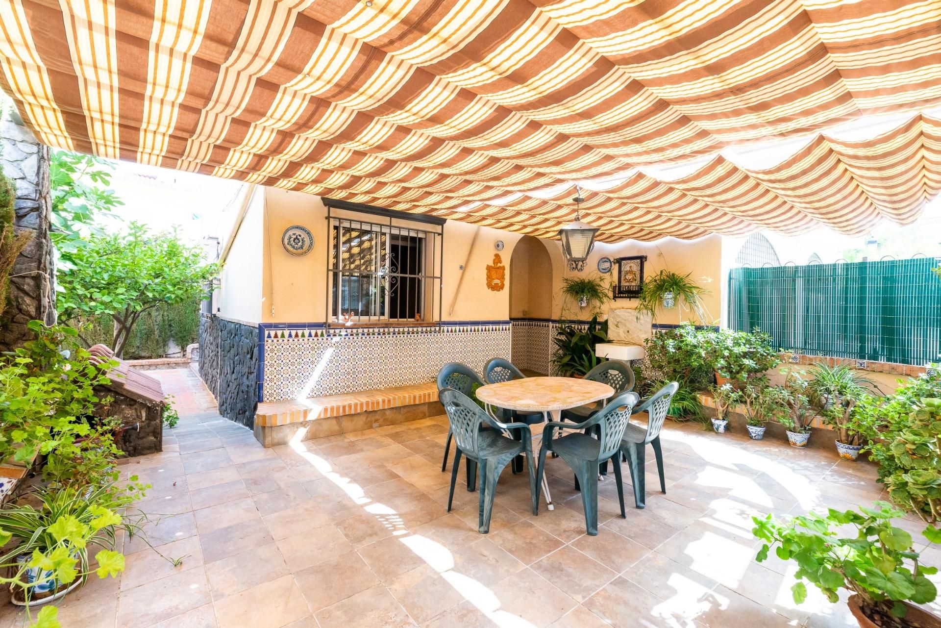 Terrace of Single-family semi-detached for sale in La Zubia  with Air Conditioner and Private garden