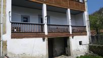 Außenansicht von Country house zum verkauf in Cangas de Onís mit Privatgarten