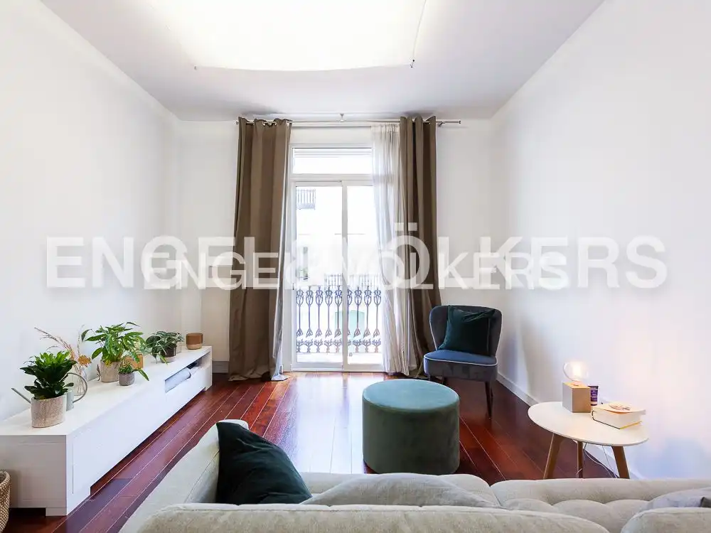 Living room of Flat for rent in Valencia  with Air Conditioner, Heating and Parquet flooring